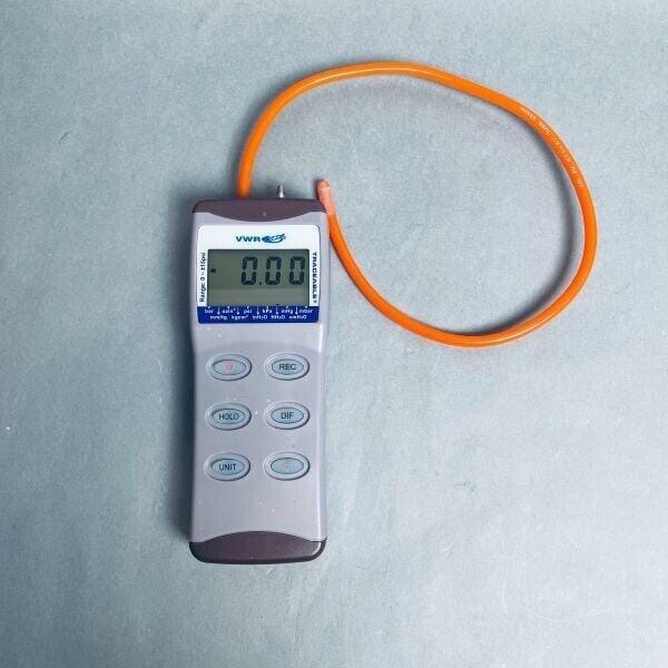VWR Digital Manometer Vacuum/Pressure Gauge -15 PSI to 15 PSI Manometers/Air Pressure Meters VWR