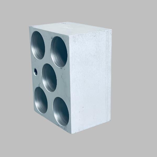 VWR Dy Bath Heating Block for 50 ml Tubes 5 Well Lab Equipment: Lab Incubators & Ovens VWR