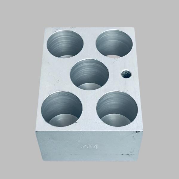 VWR Dy Bath Heating Block for 50 ml Tubes 5 Well Lab Equipment: Lab Incubators & Ovens VWR