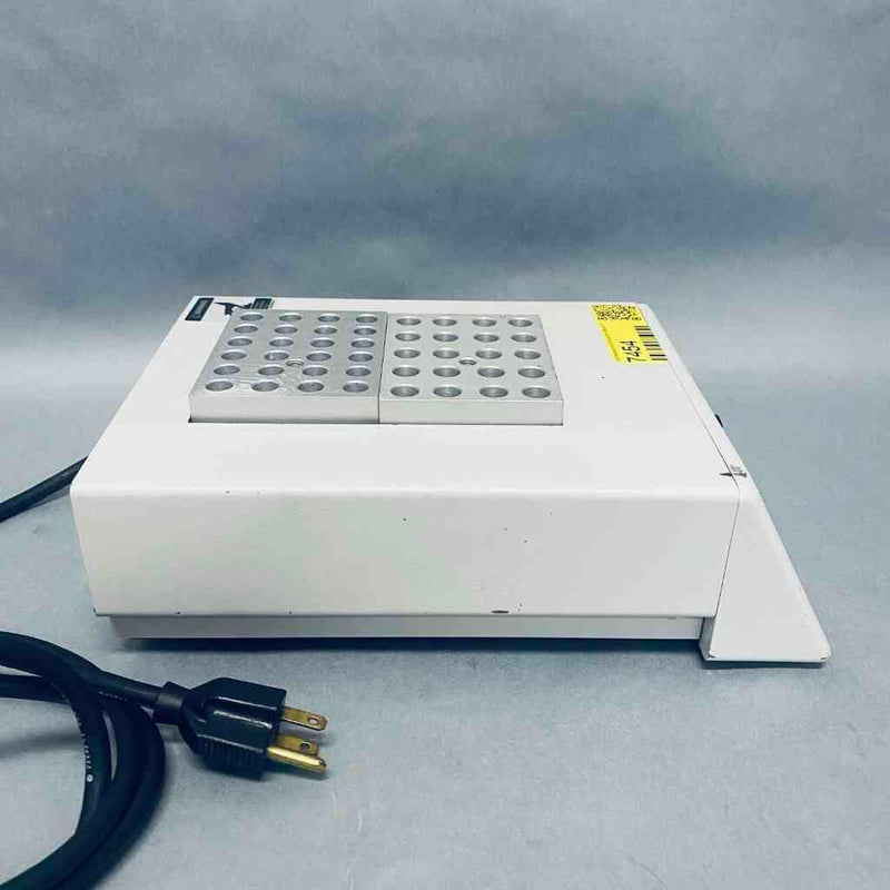 VWR Heatblock II Digital Dry Block Heater with 4 x 5 and 4 x 6 Well PCR Heat Blocks Lab Incubators VWR