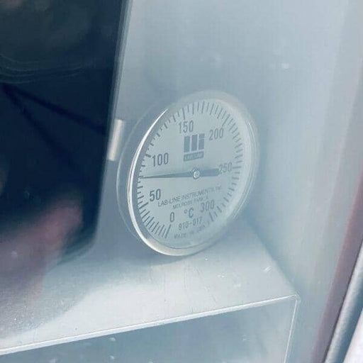 VWR Mini Vacuum Incubator 12.5 L with 1 Shelf Unit 220°C Lab Incubators VWR
