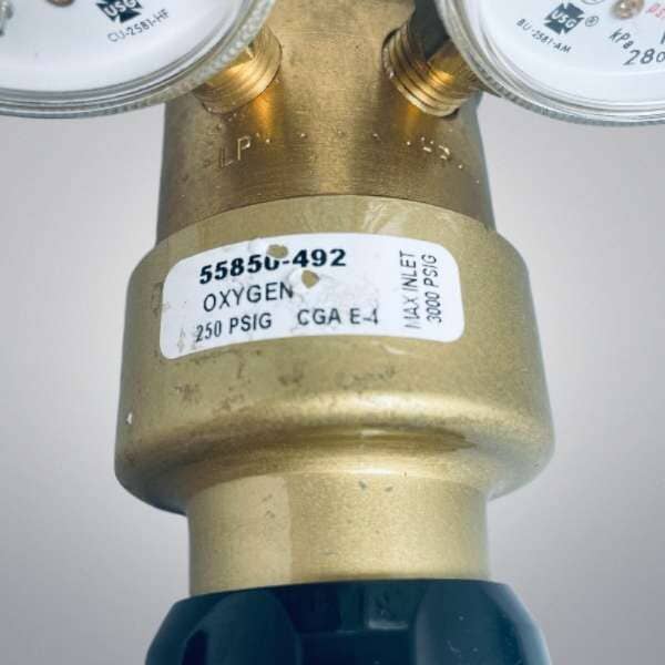 VWR Multistage Gas Regulator for Oxygen Lab Equipment: Other Lab Equipment VWR