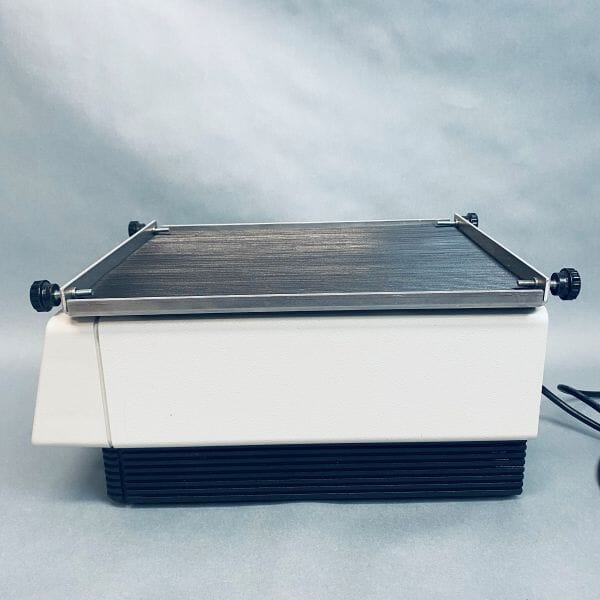 VWR S-500 Orbital Microplate Shaker 120 V 1 Phase Orbital, Platform & Vortex Shakers VWR
