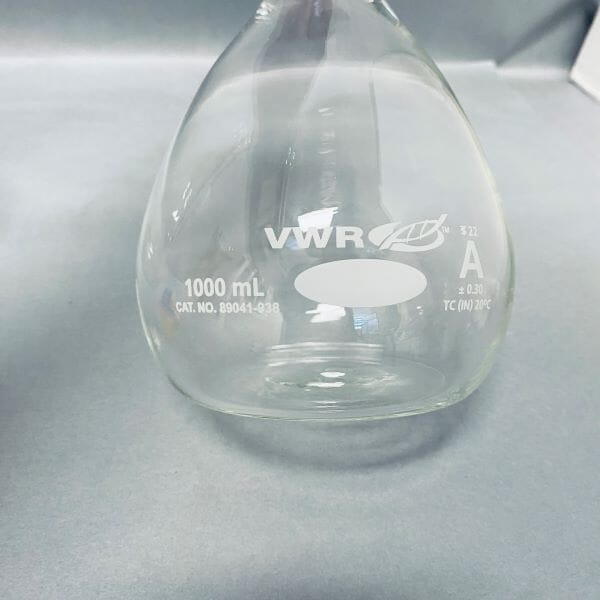 VWR Volumetric Flask 1000 ml with Stopper 2 Flasks Lab Consumables::Tubes, Vials, and Flasks VWR