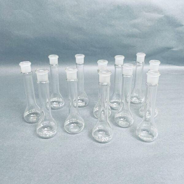 VWR Volumetric Flask 20 ml Flat Bottom Total of 12 Flasks Lab Flasks VWR International