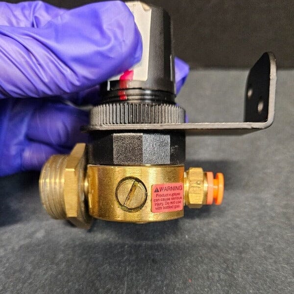 Wilkerson Compressed Air Regulator Brass 125 Psi Lab Equipment::Pumps, Pump Access. & Tubing Wilkerson